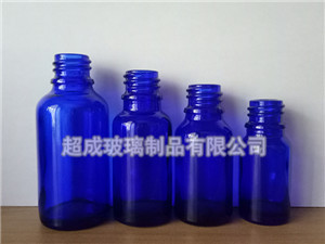 蓝色精油瓶